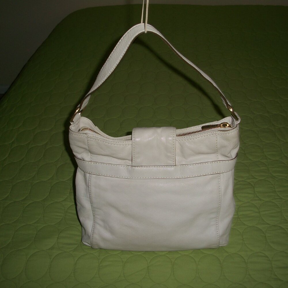Michael Kors Vintage White Leather Shoulder Bag - Picture 2 of 16